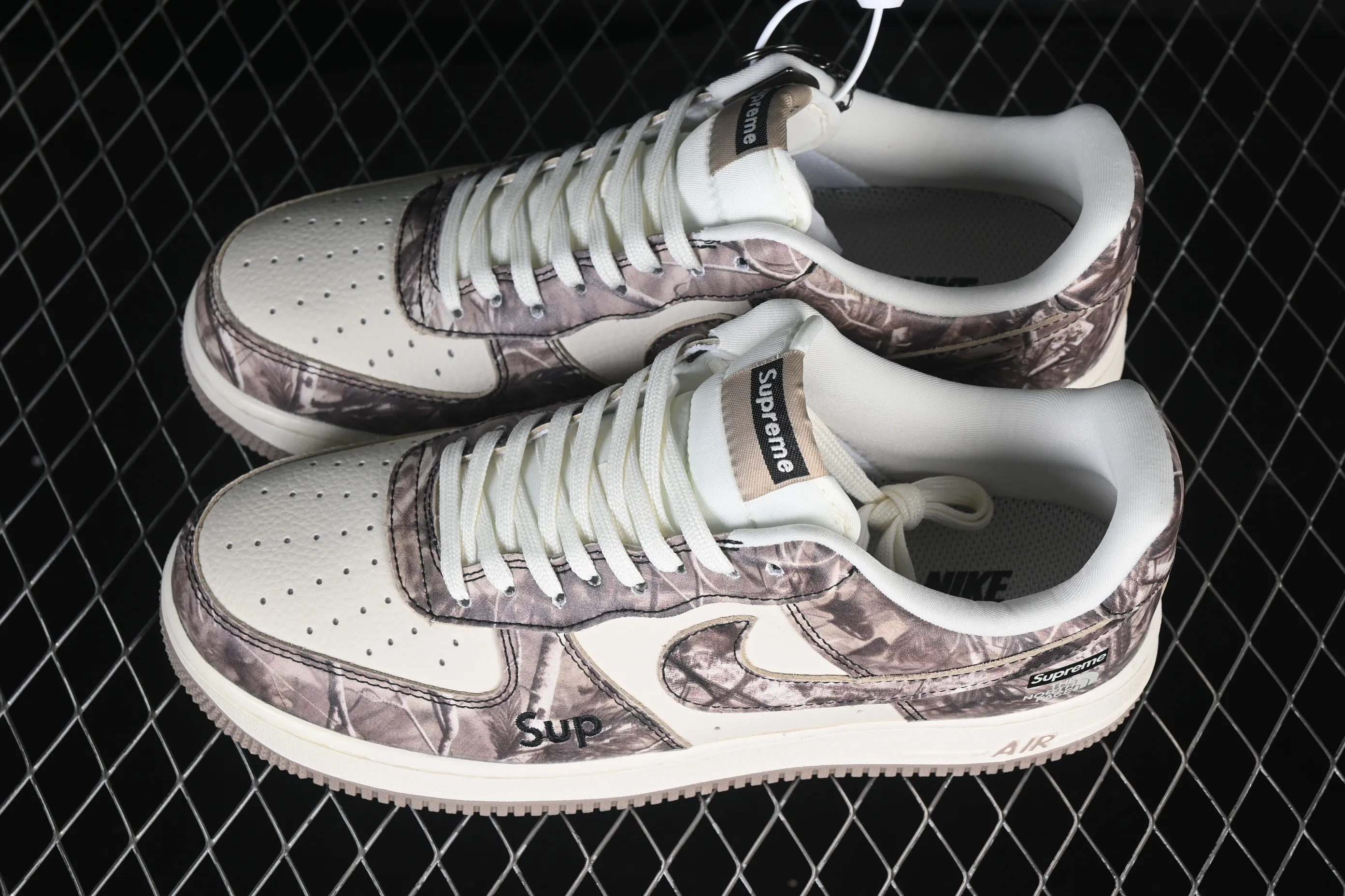 All categories Nk Air Force 1 Air Force series Nk Air Force 1 Low Air Force low-top Nike Air Force 1'07 Low Three-party joint deadwood Xunqiu Air Force 1 low-top casual sneakers DF0188-125